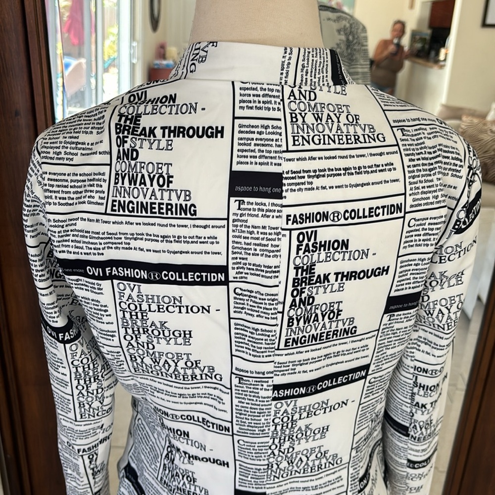 OVI Women’s fitted newspaper print Jacket Size  Large - Picture 6 of 9